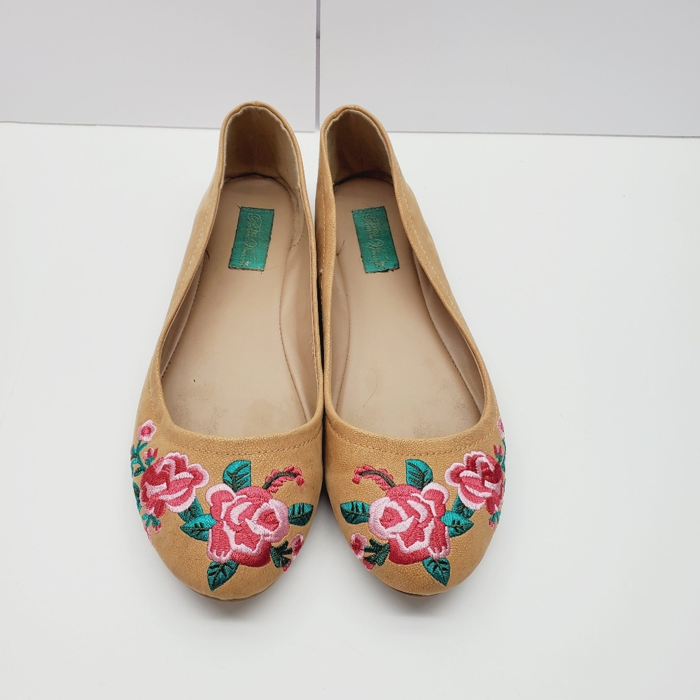 Pioneer Woman Embroidered Tan Ballet Flat Shoes Size 8